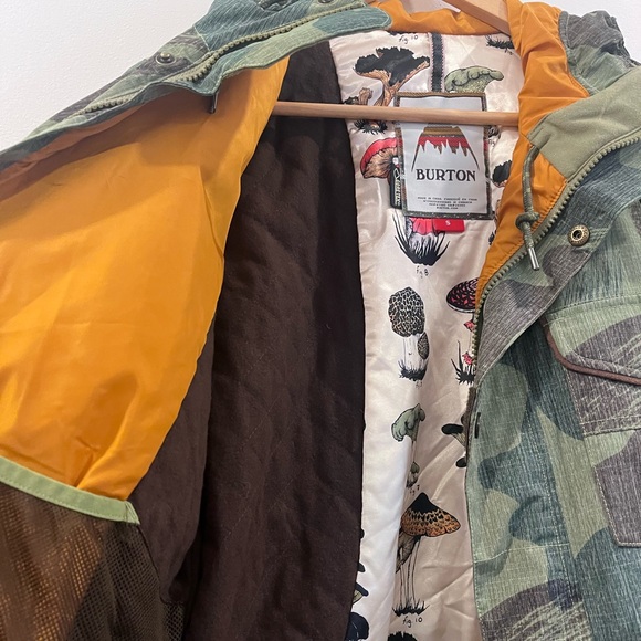 Burton Gore-Tex Jacket - Great Condition - Picture 4 of 10